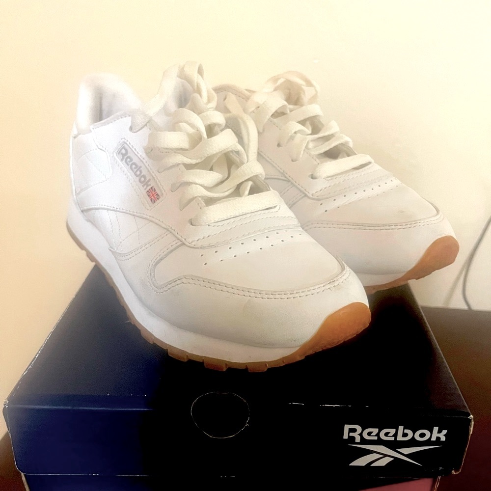 Leather classic reebok sneakers shoes